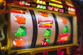 Grafik strategi Casino Hold'em menunjukkan kombinasi kartu yang kuat dan peluang kemenangan
